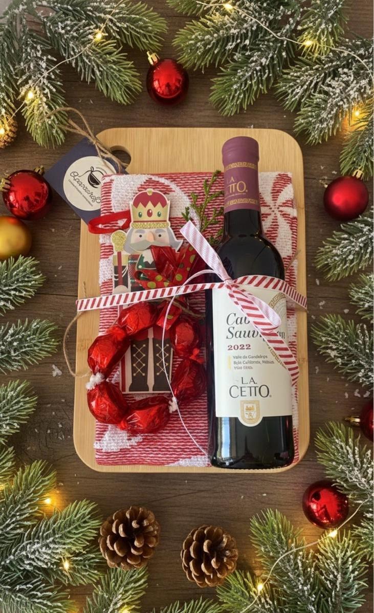 Tabla navideña con vino